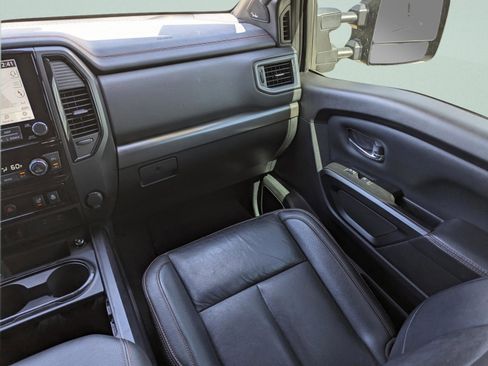 Used 2024 Nissan Titan PRO-4X w/ Pro-4x Convenience Package image 24