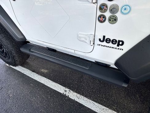 Used 2023 Jeep Wrangler Sport AWD/4WD image 7