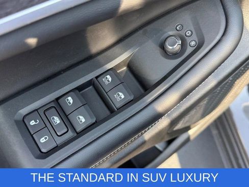 Used 2025 Jeep Grand Cherokee Limited w/ Trailer Tow Package image 10