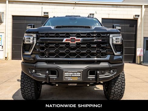 Used 2025 Chevrolet Silverado 2500 ZR2 w/ ZR2 Bison Edition AWD/4WD image 4