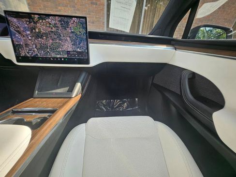 Used 2023 Tesla Model X AWD/4WD image 56