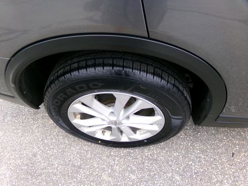 Used 2015 Nissan Rogue SV image 20