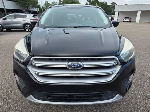 Used 2017 Ford Escape SE FWD image 3
