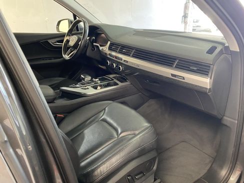 Used 2019 Audi Q7 2.0T Premium w/ Cold Weather Package AWD/4WD image 8