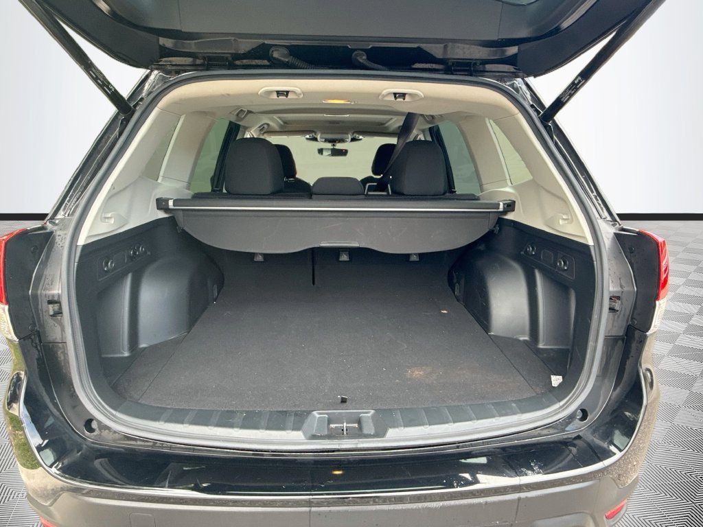 Used 2023 Subaru Forester Premium AWD/4WD image 30