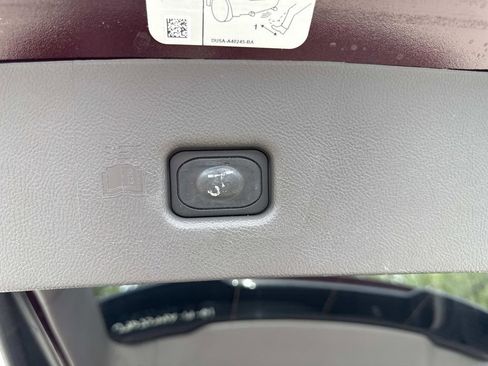 Used 2019 Lincoln Nautilus Select image 12