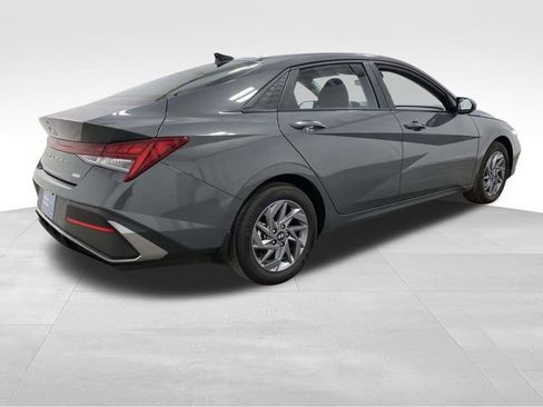 Certified 2025 Hyundai Elantra Blue image 5
