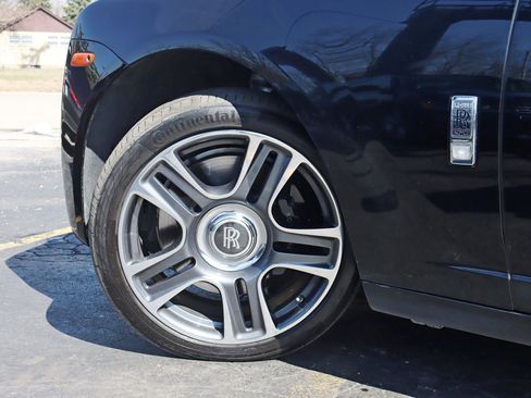 Used 2015 Rolls-Royce Ghost RWD image 17