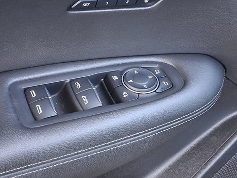 Used 2022 Cadillac XT6 Premium Luxury FWD image 18