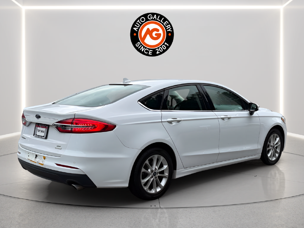 Used 2019 Ford Fusion SE FWD image 6