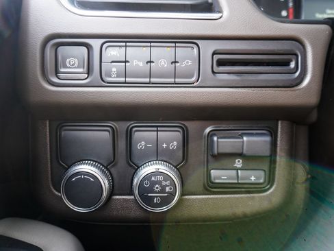 Used 2021 GMC Yukon SLT w/ SLT Luxury Plus Package RWD image 18