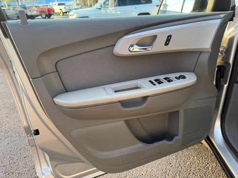 Used 2012 Chevrolet Traverse LS AWD/4WD image 6
