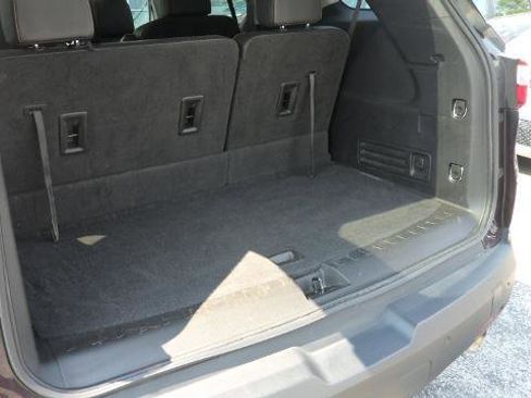 Used 2021 Chevrolet Traverse LT w/ LT Premium Package image 18