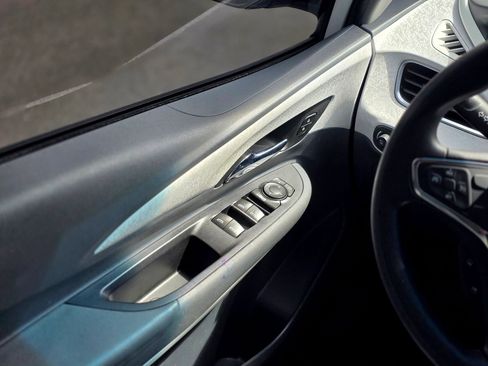 Used 2021 Chevrolet Bolt LT FWD image 19