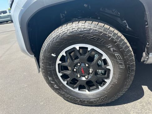New 2025 Toyota Tacoma TRD Off-Road image 12