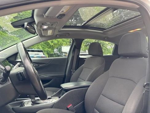 Used 2018 Chevrolet Malibu LT FWD image 5