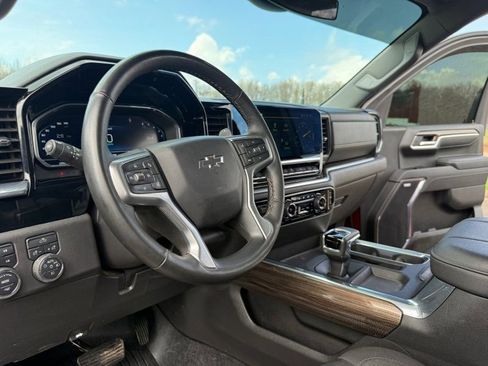 Used 2025 Chevrolet Silverado 1500 LT Trail Boss w/ Convenience Package II image 31