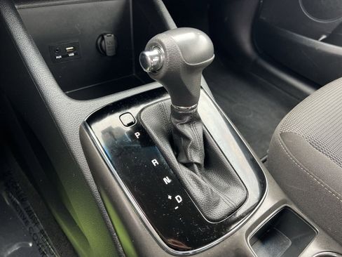 Used 2017 Kia Forte LX image 19