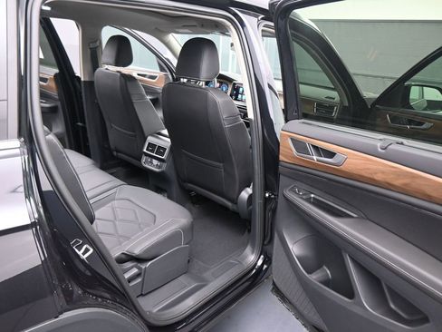 New 2026 Volkswagen Atlas SE FWD image 42