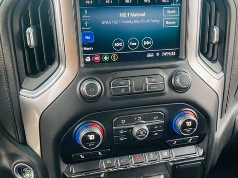 Used 2019 Chevrolet Silverado 1500 LT w/ Texas Edition image 11