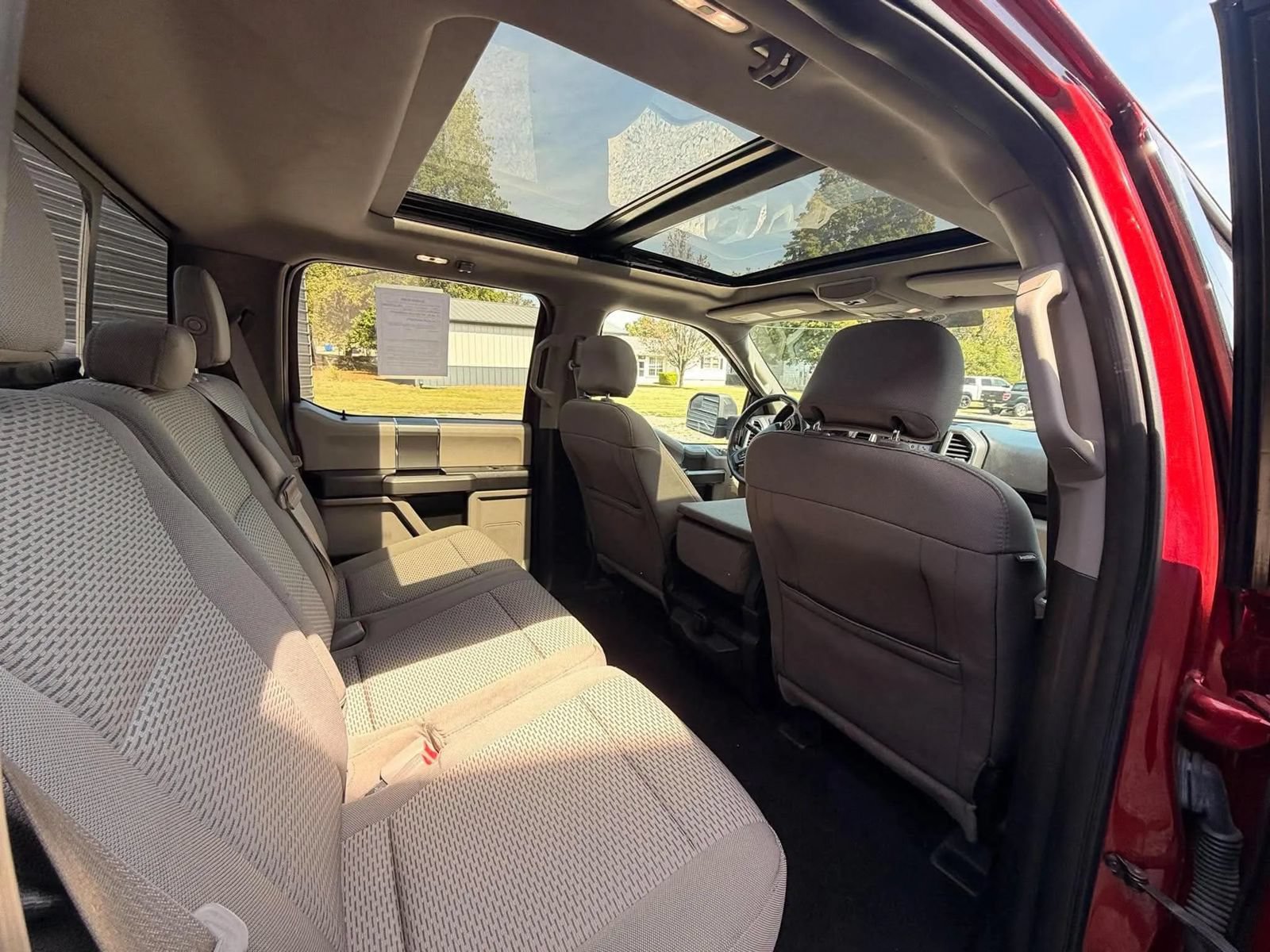 Used 2016 Ford F150 XLT w/ Equipment Group 302A Luxury AWD/4WD image 16