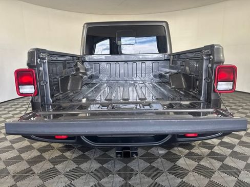 Used 2023 Jeep Gladiator Rubicon w/ Cold Weather Group AWD/4WD image 20