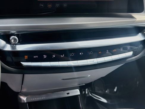 Used 2024 Cadillac Lyriq Luxury AWD/4WD image 14