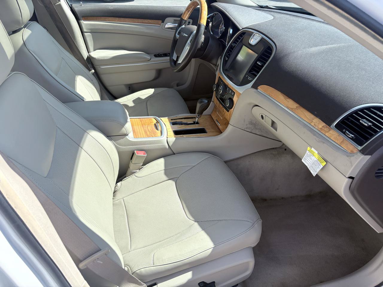 Used 2014 Chrysler 300 C w/ Harman/Kardon Audio Group RWD image 14
