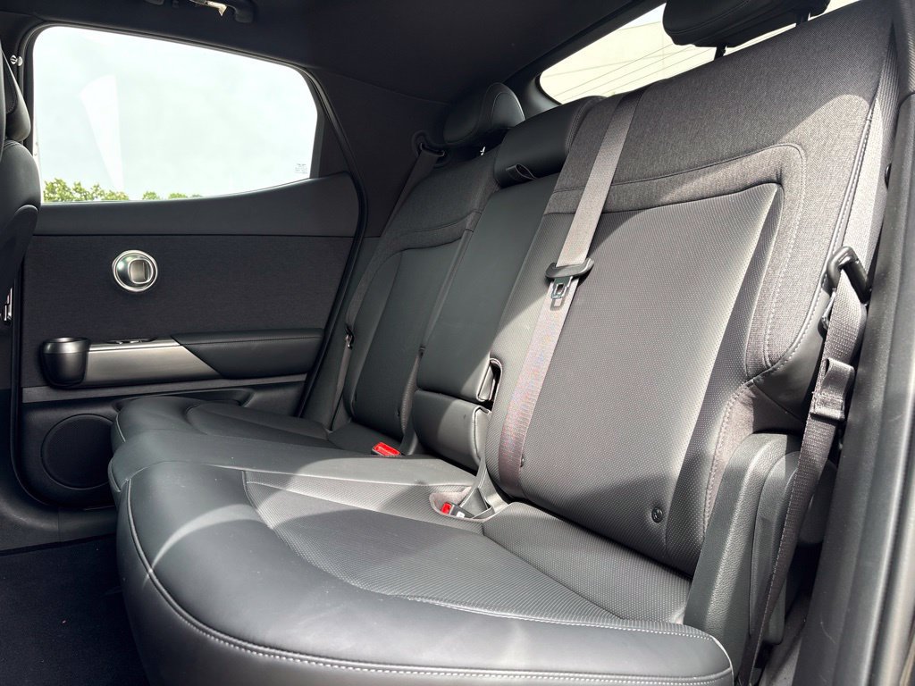 Used 2024 Genesis GV60 RWD image 22