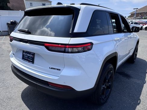 New 2025 Jeep Grand Cherokee Limited w/ Black Appearance Package image 7