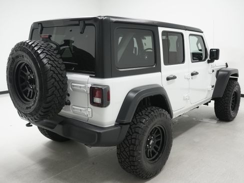 Used 2023 Jeep Wrangler Unlimited Sport AWD/4WD image 4