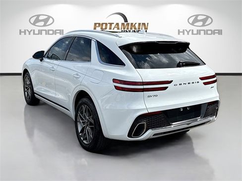 Used 2024 Genesis GV70 2.5T w/ Select Package image 7