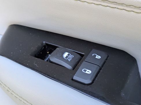 Used 2023 Jeep Wagoneer 4WD w/ Premium Group I image 37
