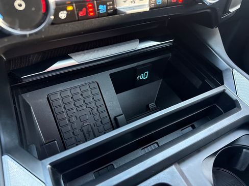 Used 2024 Ford F350 Platinum image 40