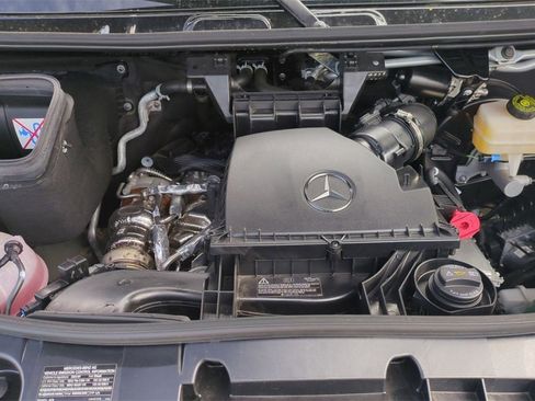 Used 2025 Mercedes-Benz Sprinter 2500 image 19