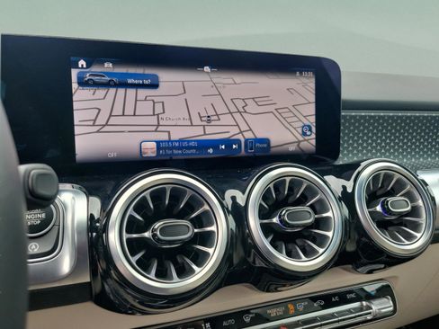 Certified 2025 Mercedes-Benz GLB 250 image 22