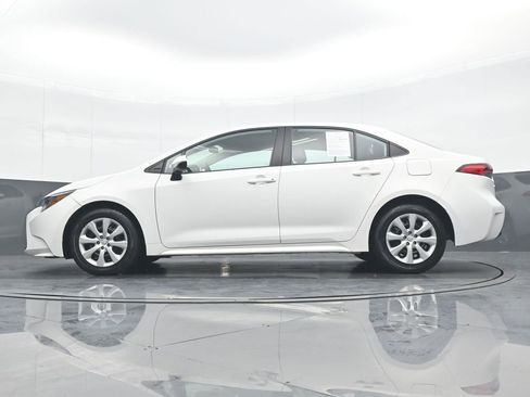 Used 2024 Toyota Corolla LE image 30