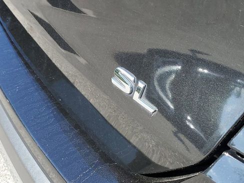 Used 2017 Nissan Rogue SL image 6