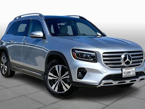 Used 2025 Mercedes-Benz GLB 250 image 2