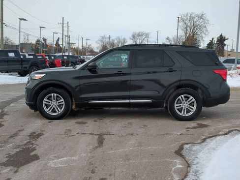 Used 2023 Ford Explorer XLT w/ Equipment Group 202A image 5