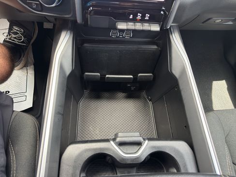 Used 2025 RAM 1500 Big Horn AWD/4WD image 33