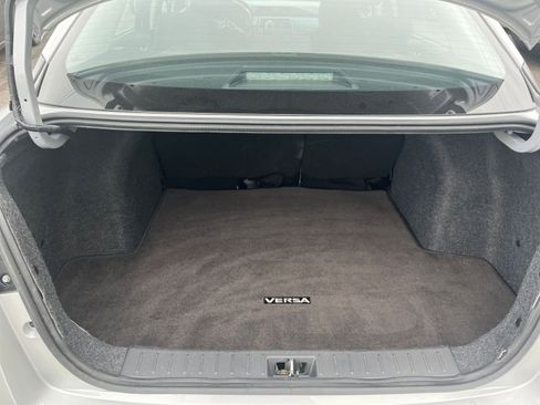 Used 2025 Nissan Versa SV FWD image 29