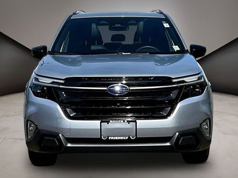 Used 2025 Subaru Forester Touring AWD/4WD image 2