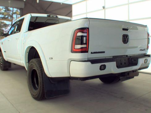 Used 2021 RAM 3500 Laramie w/ Night Edition AWD/4WD image 9