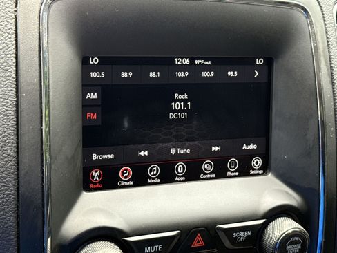 Used 2018 Dodge Durango SXT w/ 3rd Row Seating Group RWD image 18