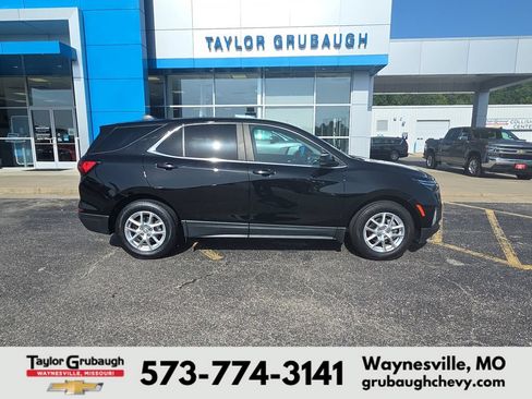 Used 2022 Chevrolet Equinox LT FWD image 1