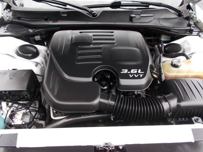 Used 2019 Dodge Challenger SXT RWD image 18