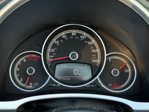 Used 2018 Volkswagen Beetle 2.0T Coast FWD image 31
