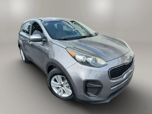 Used 2017 Kia Sportage LX FWD image 2
