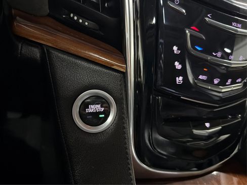 Used 2015 Cadillac Escalade Premium image 26